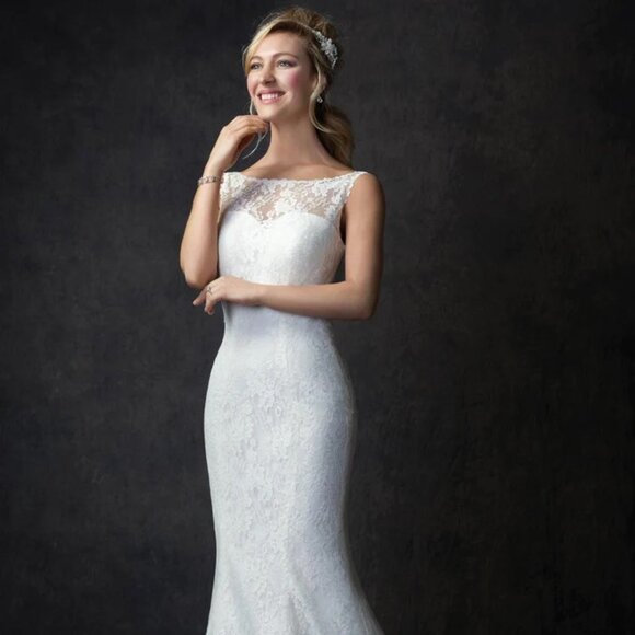 SAMPLE Chantilly Lace Backless Wedding Dress, Ivory Mermaid Fit and Flare Sexy - Picture 2 of 12